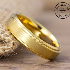 Mens GOLD Wedding Band - NEW